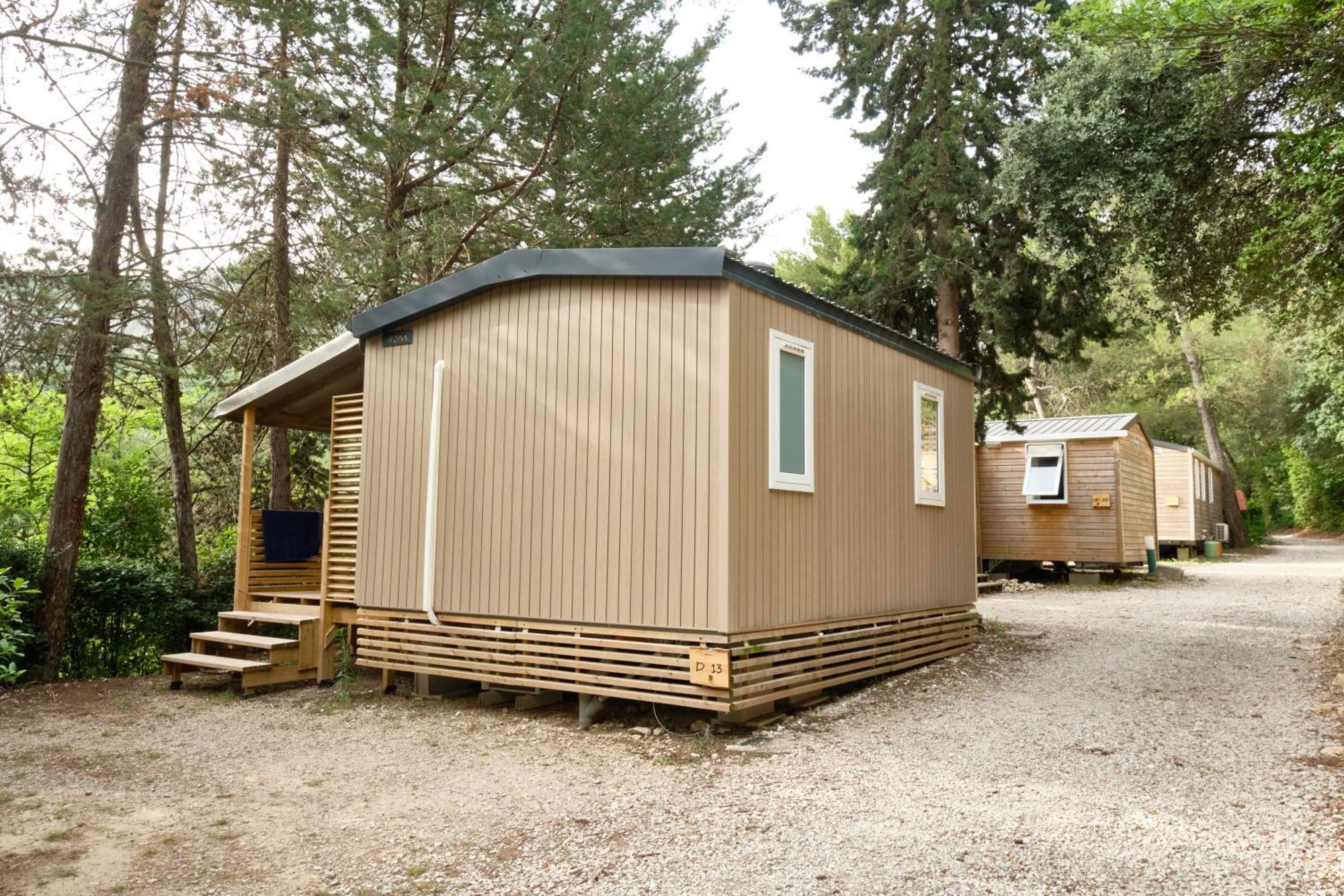 Camping De La Vallee Heureuse Orgon Exterior foto